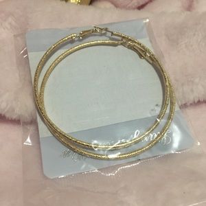 Gold planted hoops